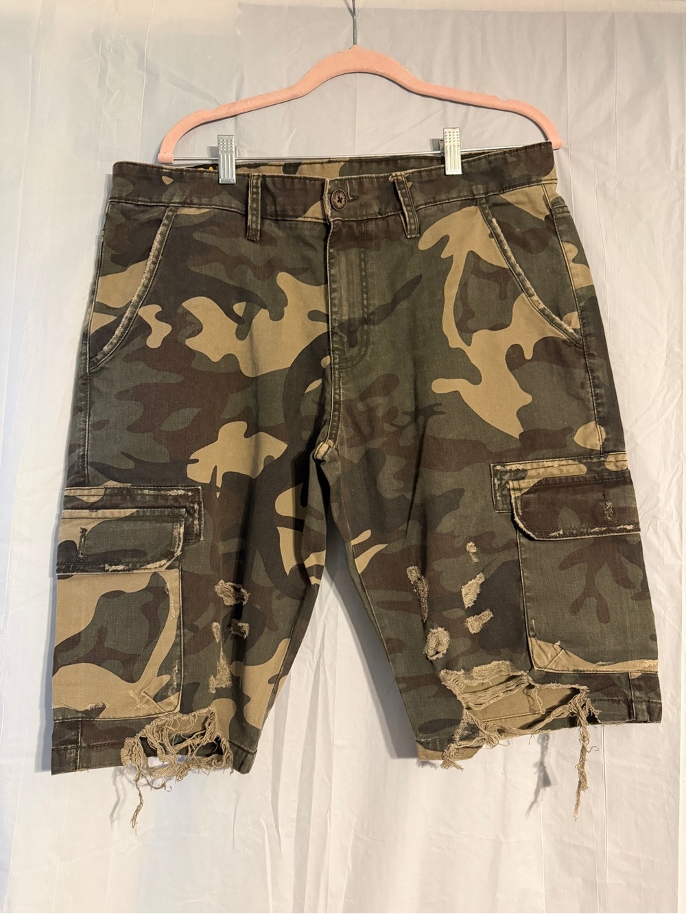 Jordan Craig Camo Cargo Shorts Men's 34 Distressed Ripped Frayed streetwear
